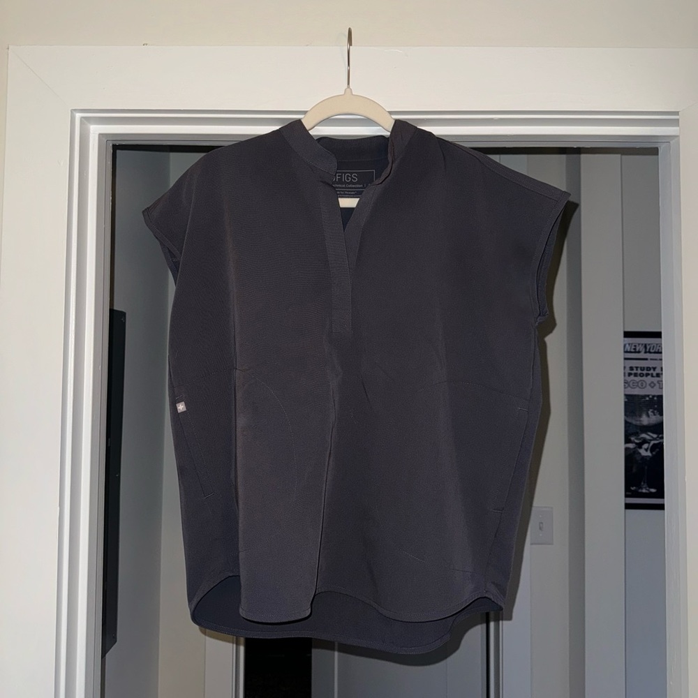 Figs Dark Gray Scrub Set